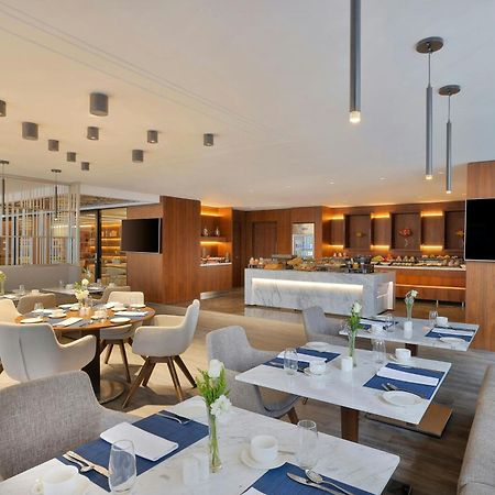 Jeddah Marriott Hotel Madinah Road Zewnętrze zdjęcie The lounge at the airport