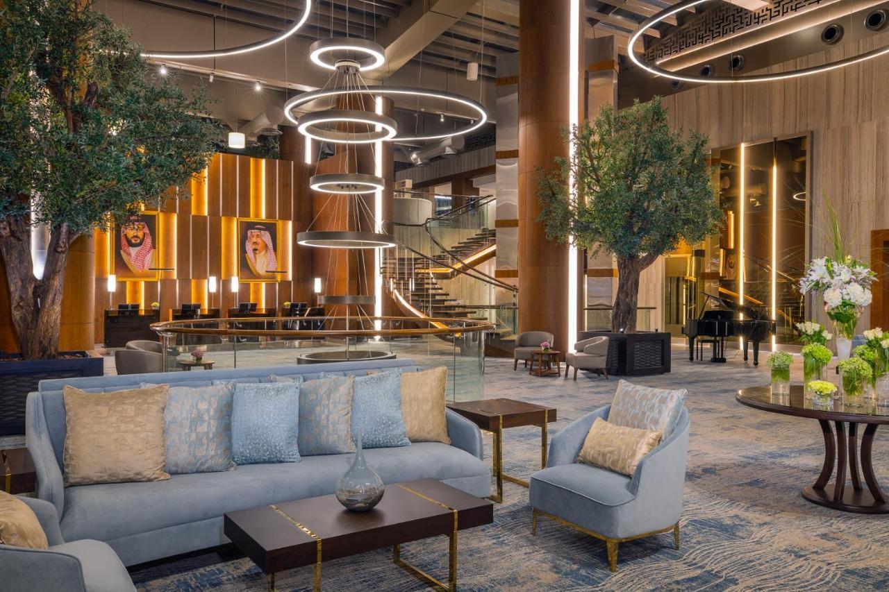 Jeddah Marriott Hotel Madinah Road Zewnętrze zdjęcie The lobby of the hotel