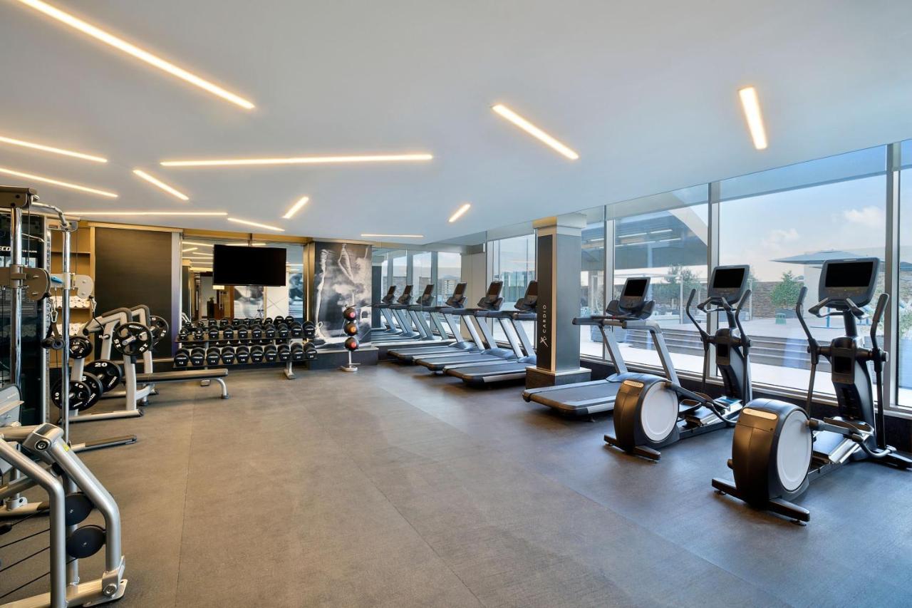 Jeddah Marriott Hotel Madinah Road Zewnętrze zdjęcie The gym at the hotel