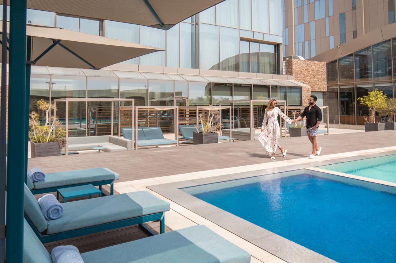 Jeddah Marriott Hotel Madinah Road Zewnętrze zdjęcie The pool at the hotel