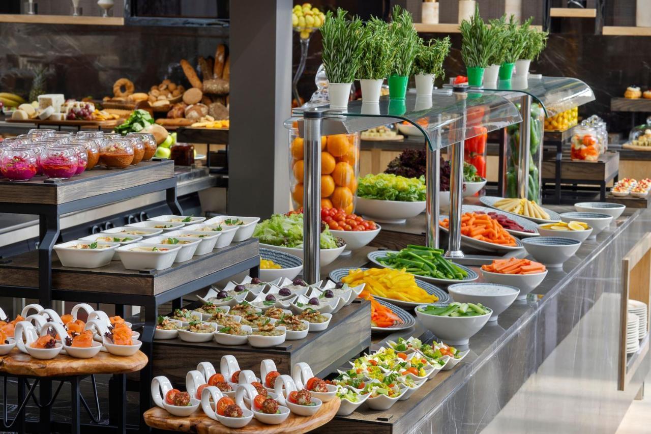Jeddah Marriott Hotel Madinah Road Zewnętrze zdjęcie A salad bar