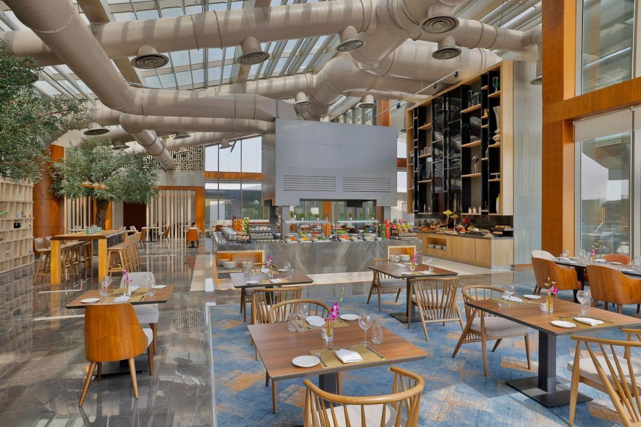 Jeddah Marriott Hotel Madinah Road Zewnętrze zdjęcie The Kitchen Table