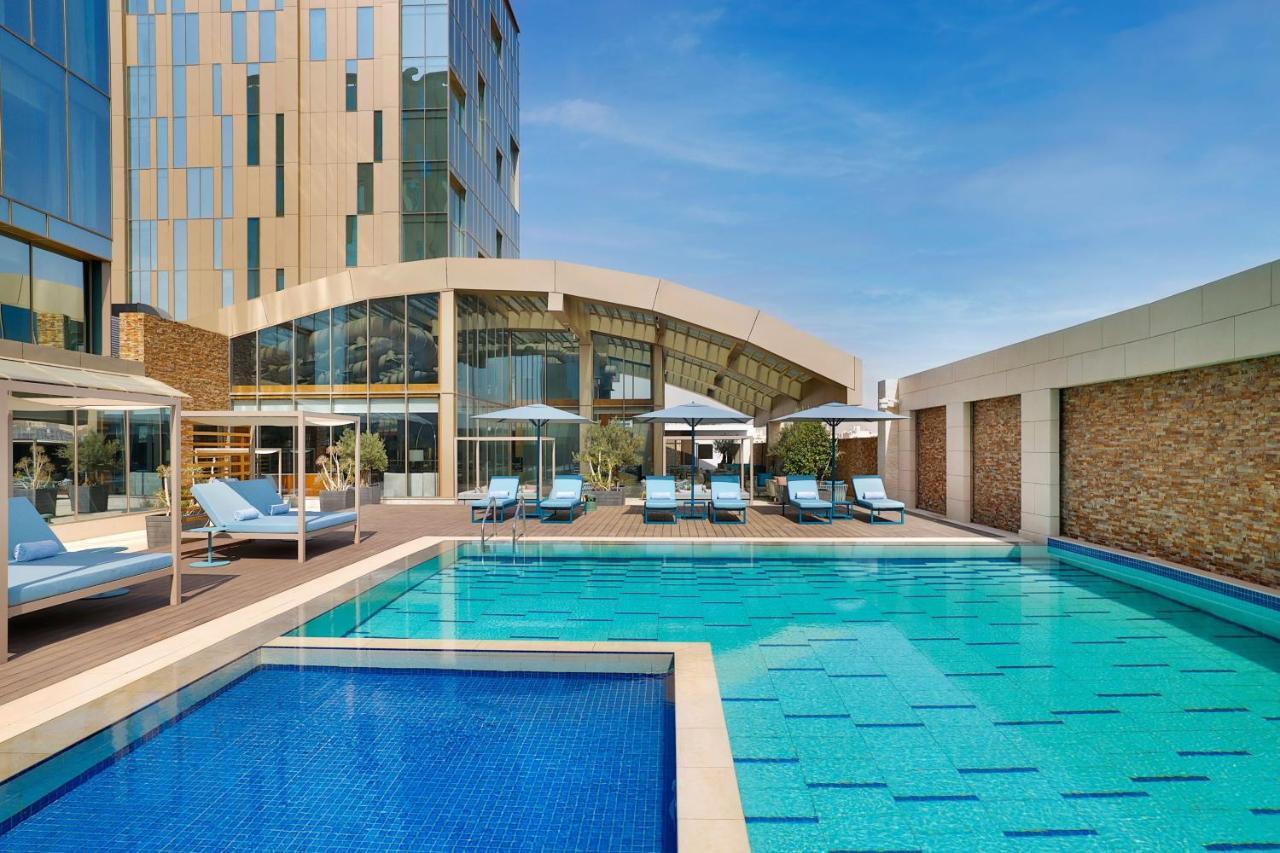 Jeddah Marriott Hotel Madinah Road Zewnętrze zdjęcie The swimming pool at the hotel