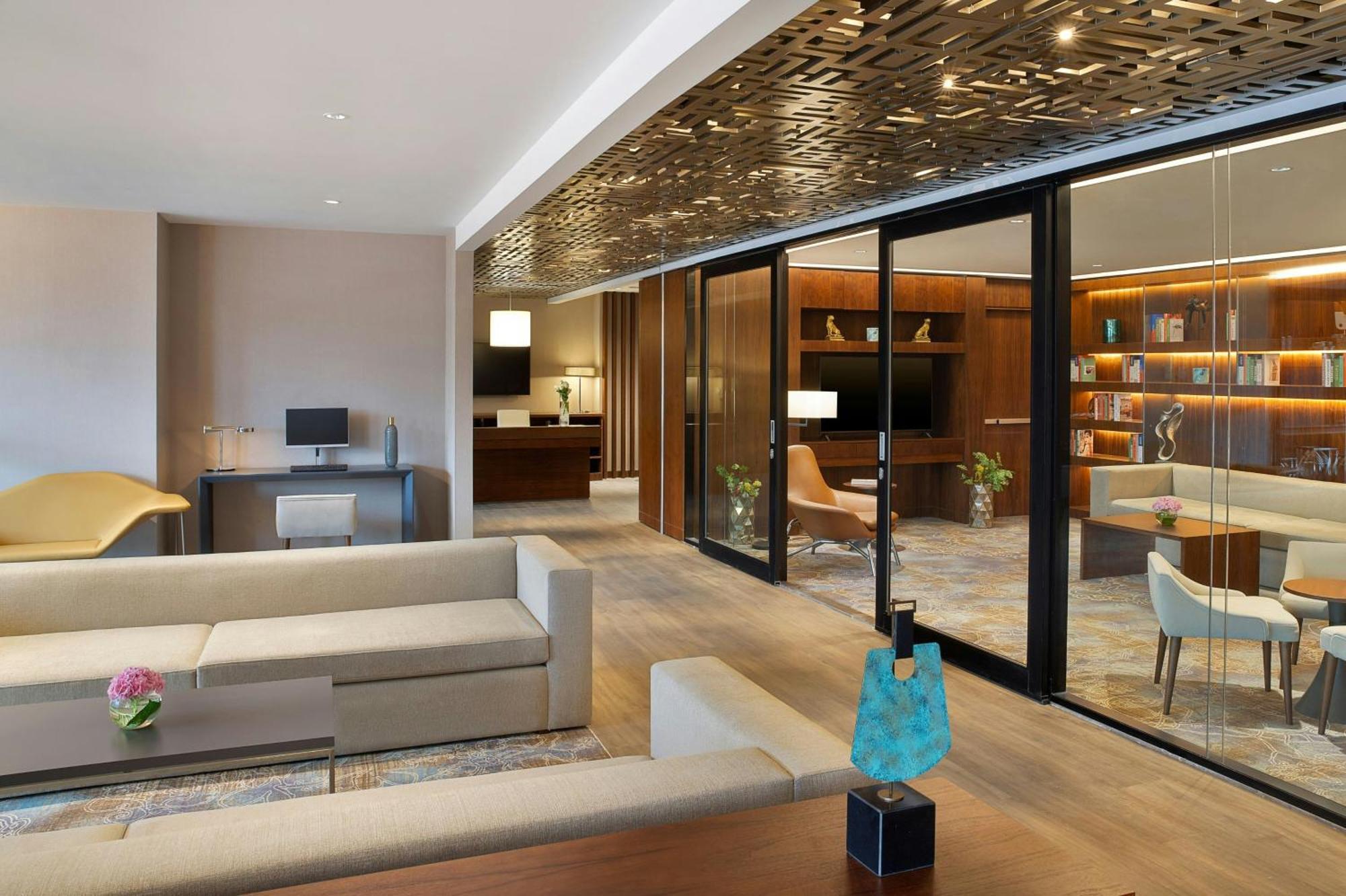 Jeddah Marriott Hotel Madinah Road Zewnętrze zdjęcie The Westin Mumbai International Airport